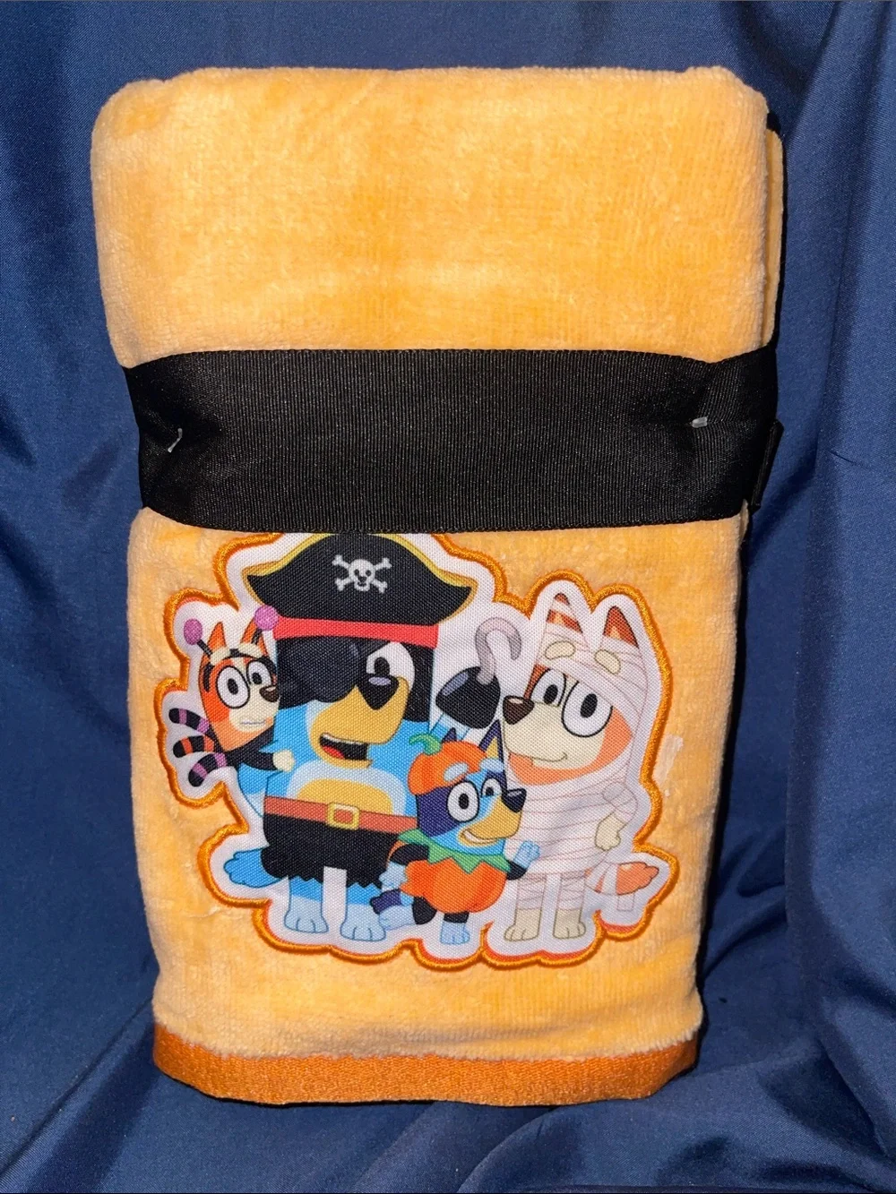 Bluey - Halloween Themed Hand Towels with Bluey & Friends in Costumes